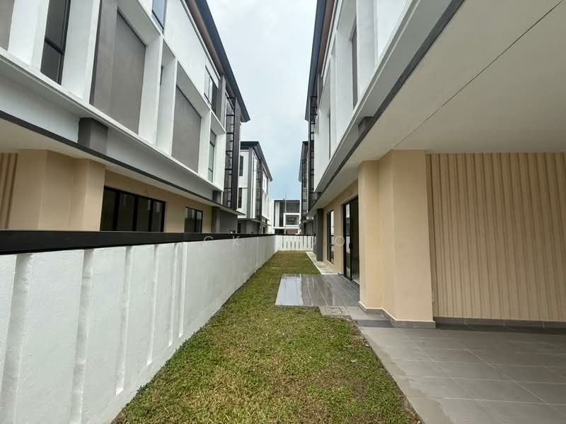 Semi-Detached House for Sale in Kota Damansara (Selangor) - CK Hoo - Exterior - PropertyGuru.com.my