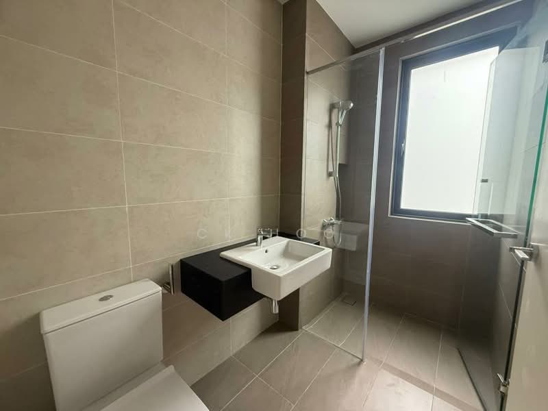 Semi-Detached House for Sale in Kota Damansara (Selangor) - CK Hoo - Bathroom - PropertyGuru.com.my