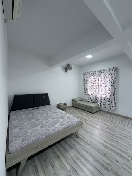 Kondominium untuk Dijual di Casa Lago - NS Han - Bedroom - PropertyGuru.com.my