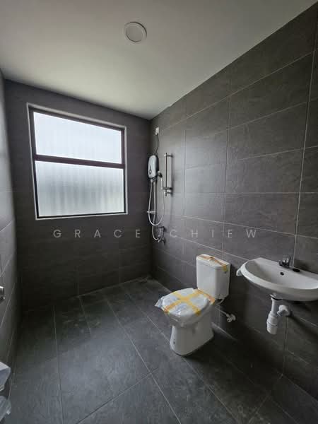 Rumah Teres 2 Tingkat untuk Disewa di Taman Bestari Indah (Ulu Tiram) - Grace Chiew - Bathroom - PropertyGuru.com.my
