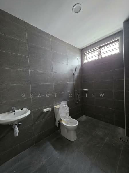 Rumah Teres 2 Tingkat untuk Disewa di Taman Bestari Indah (Ulu Tiram) - Grace Chiew - Bathroom - PropertyGuru.com.my