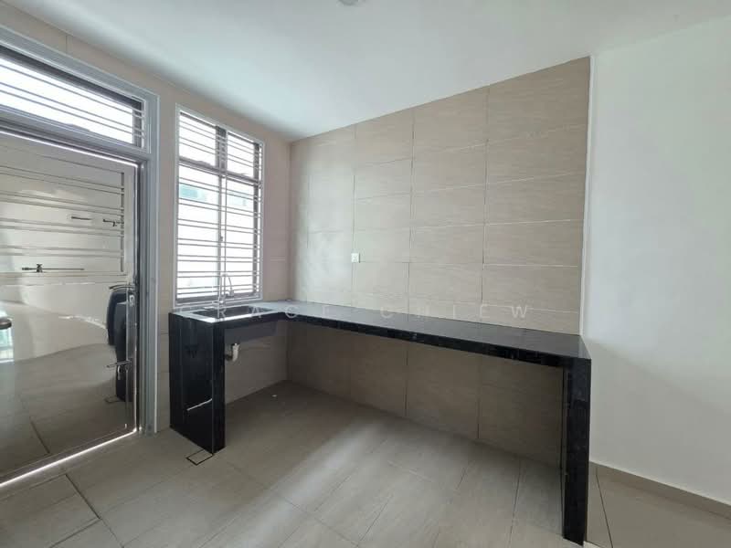 Rumah Teres 2 Tingkat untuk Disewa di Taman Bestari Indah (Ulu Tiram) - Grace Chiew - Kitchen - PropertyGuru.com.my