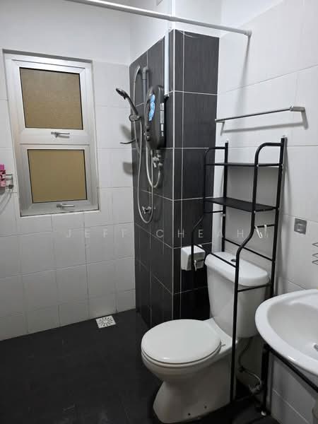 Servis Apartment untuk Disewa di Saville @ Kajang - Jeff Cheah - Bathroom - PropertyGuru.com.my