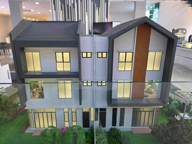 Semi-Detached House for Sale in Petaling (Selangor) - Anna Goh - Exterior - PropertyGuru.com.my