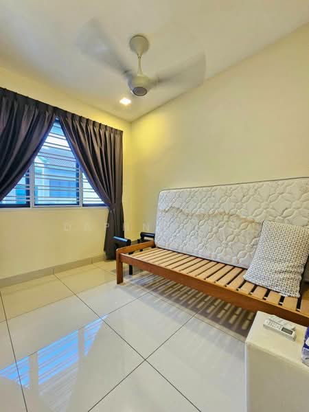 Rumah Teres 2 Tingkat untuk Disewa di Taman Mount Austin (Tebrau) - Daphne Lee - Living Room - PropertyGuru.com.my