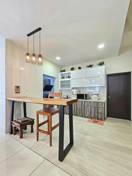 Rumah Teres 2 Tingkat untuk Disewa di Taman Mount Austin (Tebrau) - Daphne Lee - Kitchen - PropertyGuru.com.my