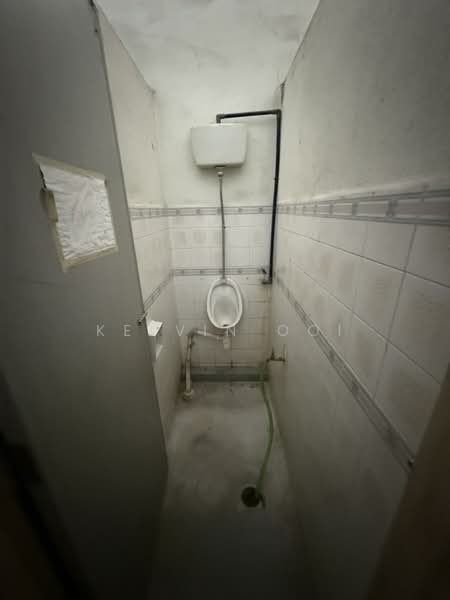 Factory for Rent in Batu Maung (Penang) - Kelvin Ooi - Bathroom - PropertyGuru.com.my