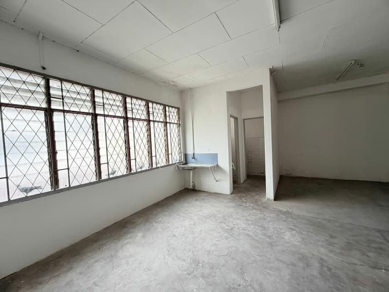 Shop / Office for Sale in Taman Molek (Johor Bahru) - Yen Ma - Interior - PropertyGuru.com.my