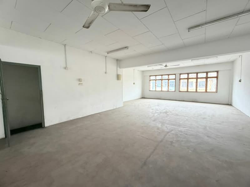 Shop / Office for Sale in Taman Molek (Johor Bahru) - Yen Ma - Interior - PropertyGuru.com.my