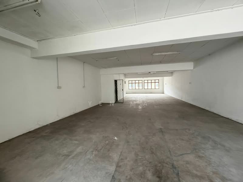 Shop / Office for Sale in Taman Molek (Johor Bahru) - Yen Ma - Interior - PropertyGuru.com.my