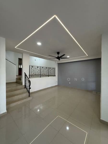 Rumah Teres 2 Tingkat untuk Dijual di Taman Mount Austin (Tebrau) - Sharon Ong - Living Room - PropertyGuru.com.my