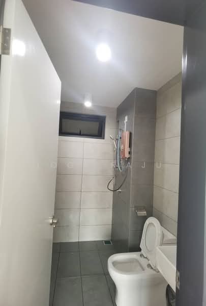 Service Residence for Sale at GM Residence Remia - Loga Raju - Bathroom - PropertyGuru.com.my