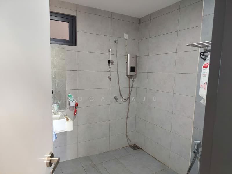 Service Residence for Sale at GM Residence Remia - Loga Raju - Bathroom - PropertyGuru.com.my