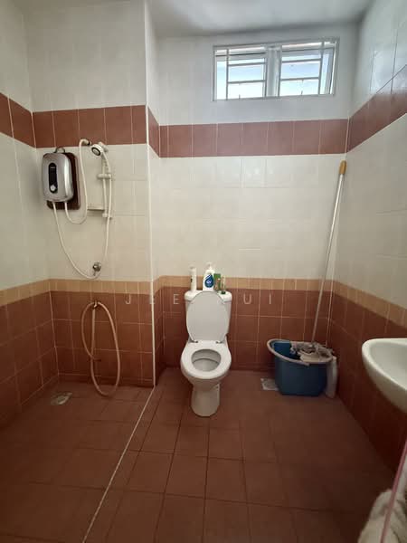 Rumah Teres 2 Tingkat untuk Disewa di Taman Skudai Indah (Skudai) - Jee Hui - Bathroom - PropertyGuru.com.my