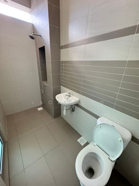 Rumah Bandar untuk Disewa di Taman Sutera Utama (Skudai) - Jacky Ong - Bathroom - PropertyGuru.com.my
