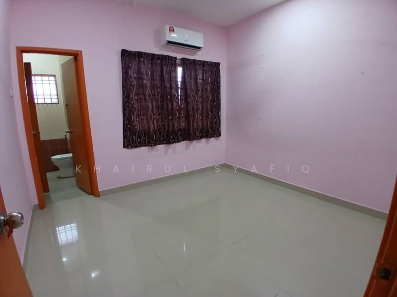 2-storey Terraced House for Rent in Denai Alam (Shah Alam) - Khairul Syafiq - Bedroom - PropertyGuru.com.my