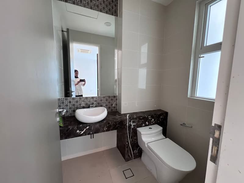 Semi-Detached House for Sale in Bandar Damansara Perdana (Damansara Perdana) - Azizol . - Bathroom - PropertyGuru.com.my