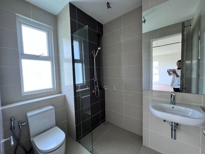 Semi-Detached House for Sale in Bandar Damansara Perdana (Damansara Perdana) - Azizol . - Bathroom - PropertyGuru.com.my