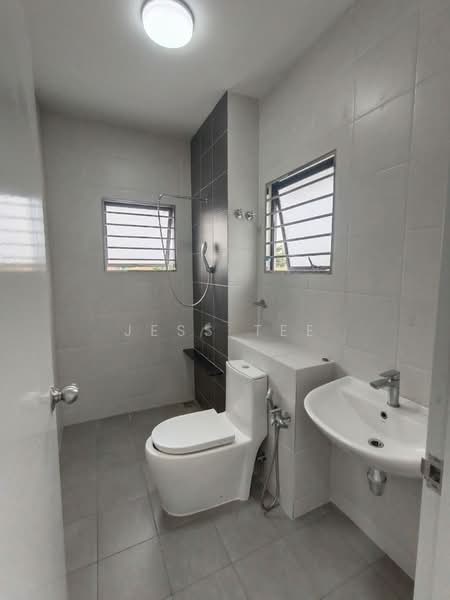 2-storey Terraced House for Sale in Setia Utama (Setia Alam) - Jess Tee - Bathroom - PropertyGuru.com.my