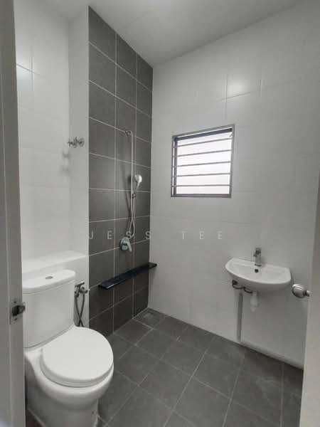 2-storey Terraced House for Sale in Setia Utama (Setia Alam) - Jess Tee - Bathroom - PropertyGuru.com.my