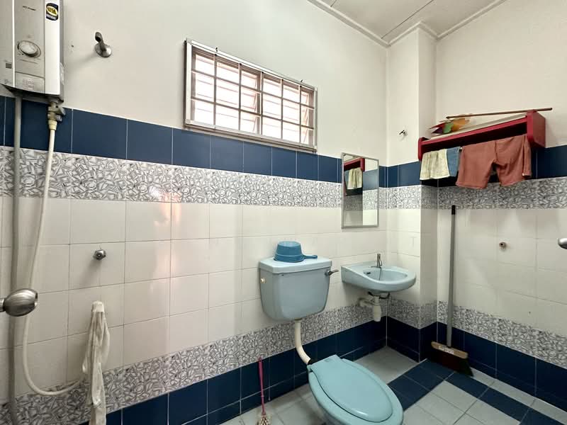 Rumah Teres 2 Tingkat untuk Dijual di Usj 9 (Subang Jaya) - Jenny Harjit - Bathroom - PropertyGuru.com.my