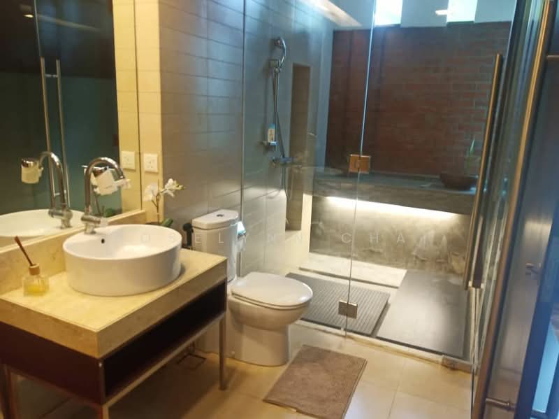 Rumah Banglo untuk Dijual di Leisure Farm (Gelang Patah) - Roselynn Chai - Bathroom - PropertyGuru.com.my