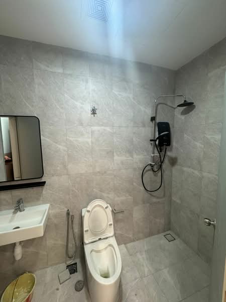 Servis Apartment untuk Disewa di The Suite - Kew . - Bathroom - PropertyGuru.com.my