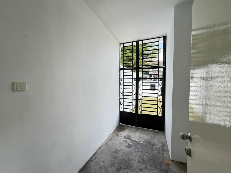 Cluster House for Sale in Taman Adda Heights (Tebrau) - Kok Hui - Entrance - PropertyGuru.com.my