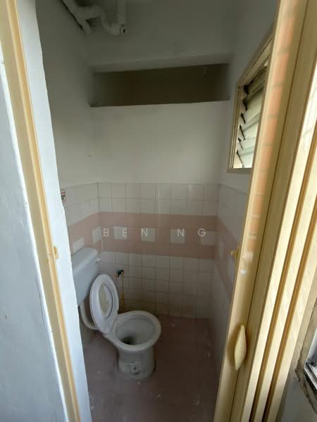 Pangsapuri untuk Disewa di Sri Anggerik 1 - Ben Ng - Bathroom - PropertyGuru.com.my