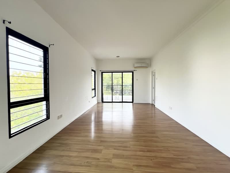 3-storey Terraced House for Sale in Lake Fields (Sungai Besi) - Jesnin Kee - Master Bedroom - PropertyGuru.com.my