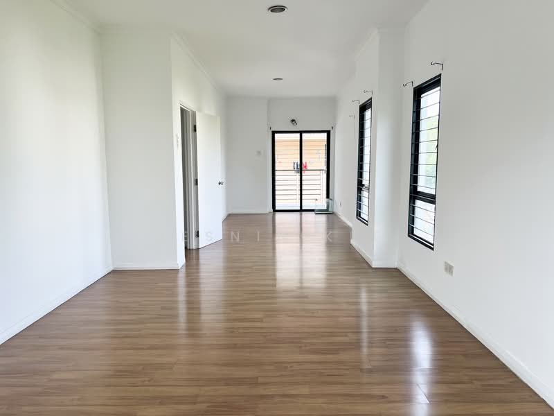 3-storey Terraced House for Sale in Lake Fields (Sungai Besi) - Jesnin Kee - Master Bedroom - PropertyGuru.com.my