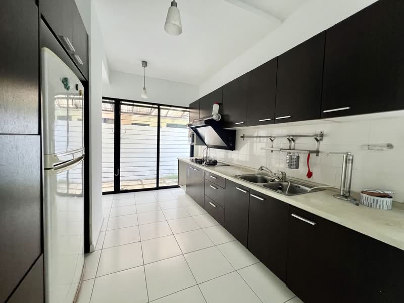 3-storey Terraced House for Sale in Lake Fields (Sungai Besi) - Jesnin Kee - Kitchen - PropertyGuru.com.my