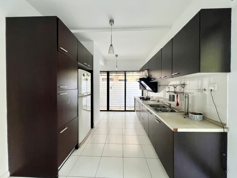 3-storey Terraced House for Sale in Lake Fields (Sungai Besi) - Jesnin Kee - Kitchen - PropertyGuru.com.my