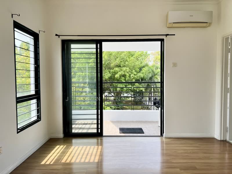 3-storey Terraced House for Sale in Lake Fields (Sungai Besi) - Jesnin Kee - Balcony - PropertyGuru.com.my