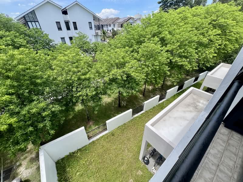 3-storey Terraced House for Sale in Lake Fields (Sungai Besi) - Jesnin Kee - Exterior - PropertyGuru.com.my