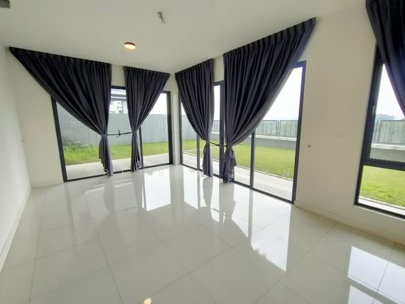 Semi-Detached House for Sale in Sungai Buloh (Selangor) - Benson Lian - Living Room - PropertyGuru.com.my