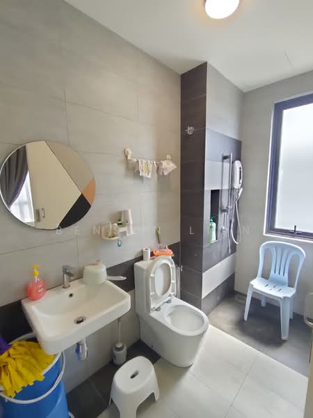 Semi-Detached House for Sale in Sungai Buloh (Selangor) - Benson Lian - Bathroom - PropertyGuru.com.my