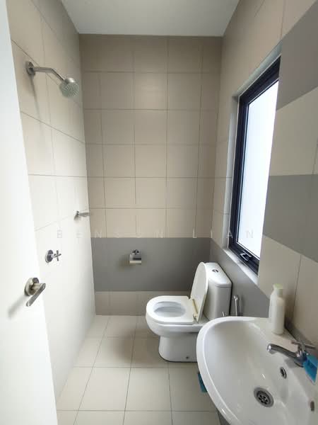 Semi-Detached House for Sale in Sungai Buloh (Selangor) - Benson Lian - Bathroom - PropertyGuru.com.my