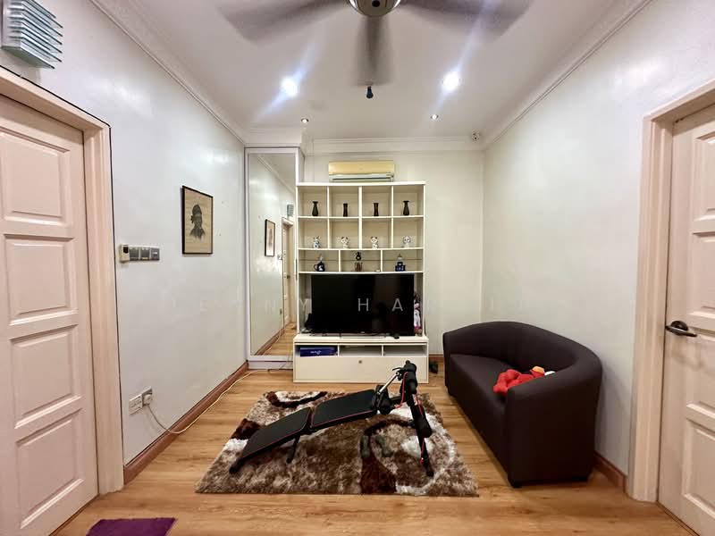 2-storey Terraced House for Sale in Usj 9 (Subang Jaya) - Jenny Harjit - Living Room - PropertyGuru.com.my