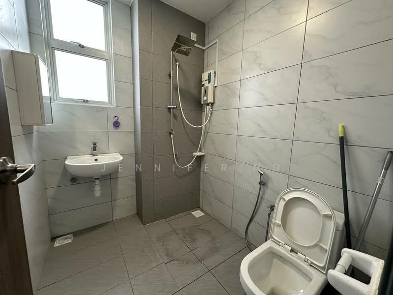 Service Residence for Sale at SKS Habitat - Jennifer Ng - Bathroom - PropertyGuru.com.my