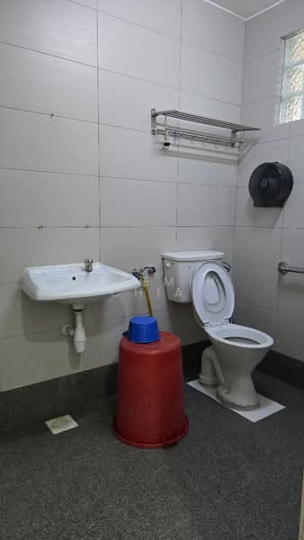 2-storey Terraced House for Sale in Taman Sri Bintang (Kepong) - Jasemin Chia - Bathroom - PropertyGuru.com.my