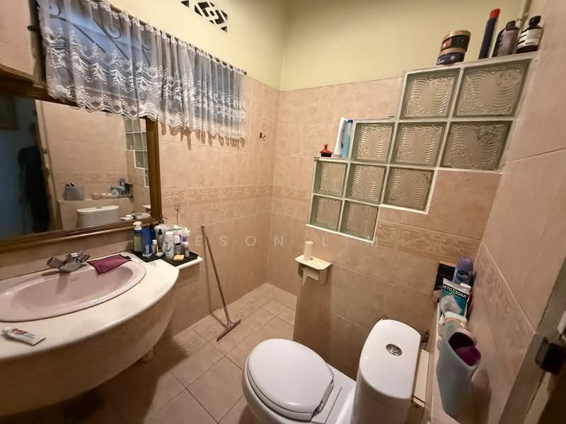 Bungalow for Sale in Teluk Pulai (Klang) - Jeson Lim - Bathroom - PropertyGuru.com.my