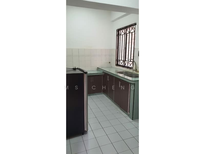 Condominium for Rent at Sri Pelangi Condominiums - Ms Cheng - Kitchen - PropertyGuru.com.my
