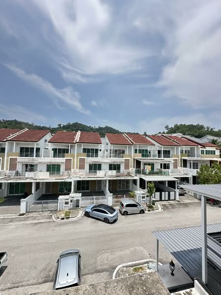 3-storey Terraced House for Sale in Sunway Cassia (Batu Maung) - Jacyntha Lee - PropertyGuru.com.my