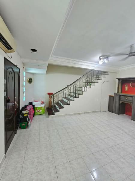 Rumah Teres 2 Tingkat untuk Dijual di Taman Mutiara Rini (Skudai) - Jennifer Ng - Living Room - PropertyGuru.com.my