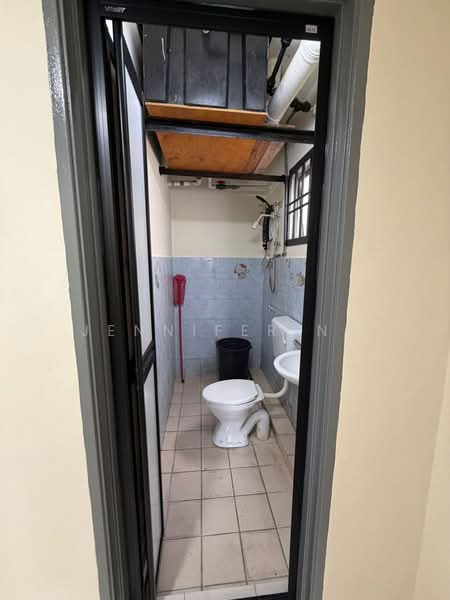 Pangsapuri untuk Dijual di Sri Selera Court Apartment - Jennifer Ng - Bathroom - PropertyGuru.com.my