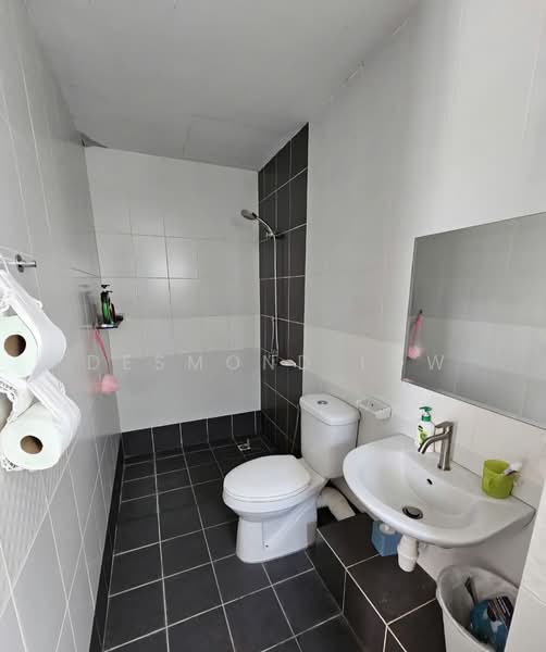 Condominium for Rent at 10 Island Resort - Desmond Low - Bathroom - PropertyGuru.com.my
