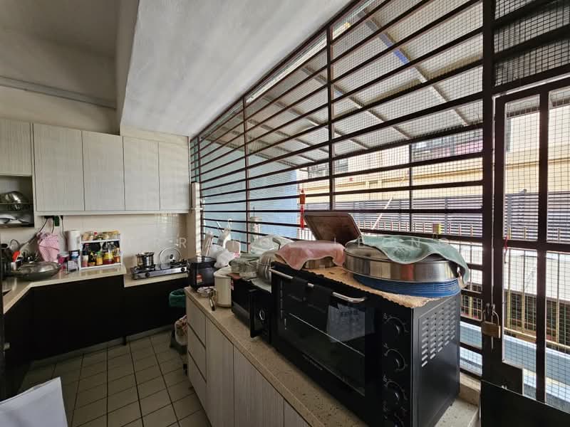 Rumah Berkembar untuk Dijual di Taman Aman Sari (Bandar Kinrara) - Terrance Leong - Kitchen - PropertyGuru.com.my