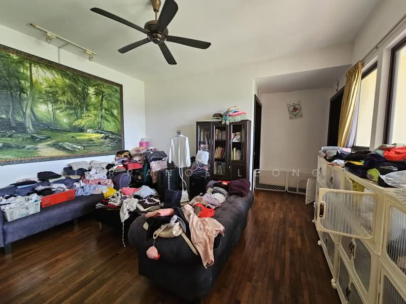 Rumah Berkembar untuk Dijual di Taman Aman Sari (Bandar Kinrara) - Terrance Leong - Living Room - PropertyGuru.com.my