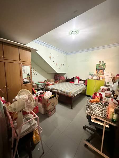 2-storey Terraced House for Sale in Taman Pelangi (Johor Bahru) - Kok Hui - Bedroom - PropertyGuru.com.my